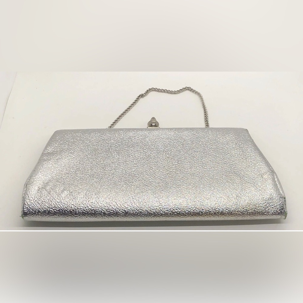 Vintage Shiny Metallic Silver Clutch Purse With Short Chain Strap 1960’s - Picture 5 of 11